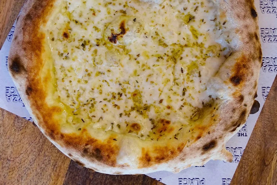 Vegan Garlic bread with cheese