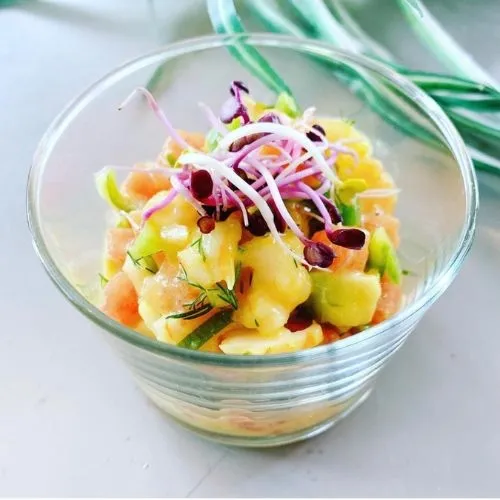 TARTARE DE LÉGUMES & CREVETTES EXOTIQUE