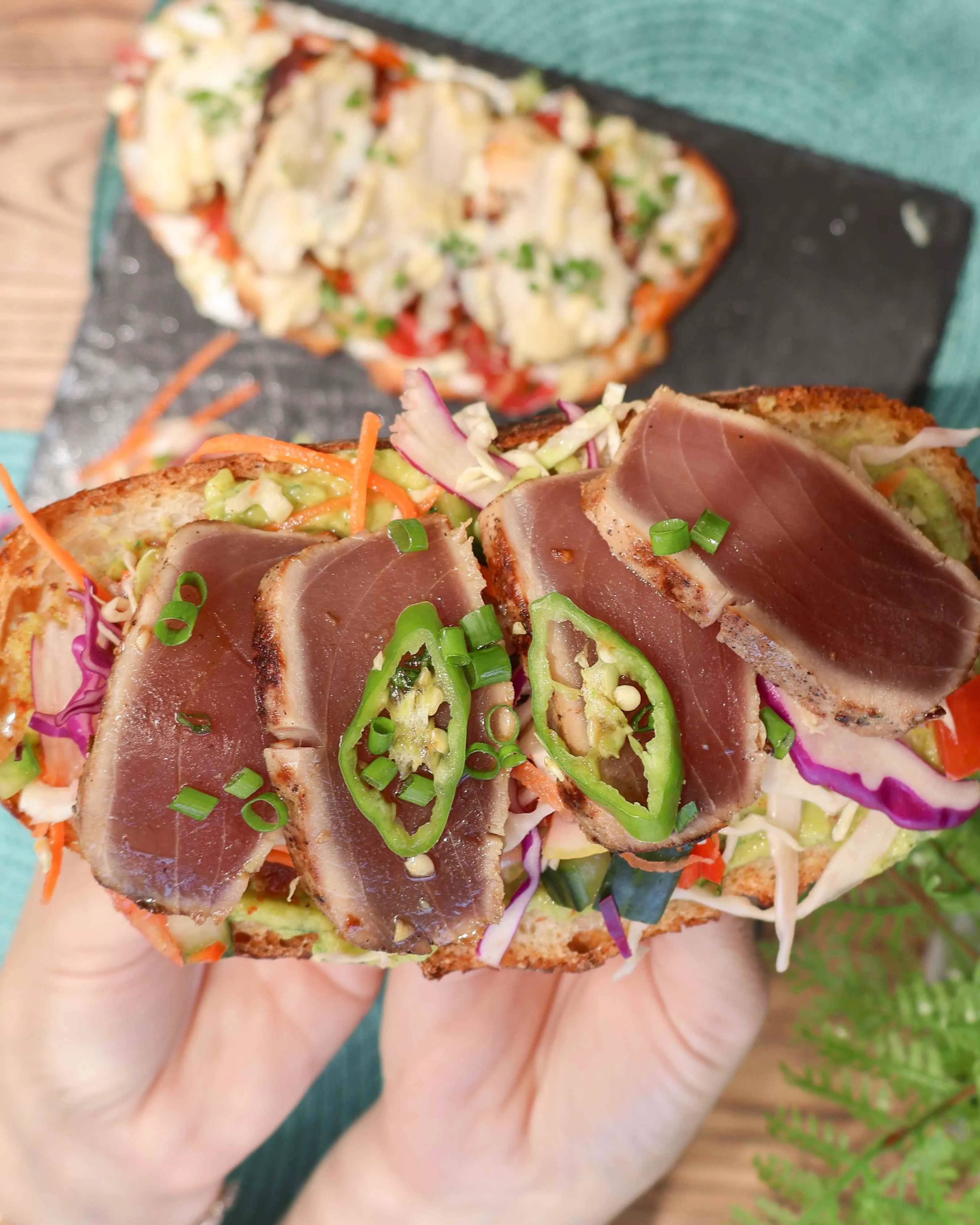  BRUSCHETTA : TATAKI DE THON
