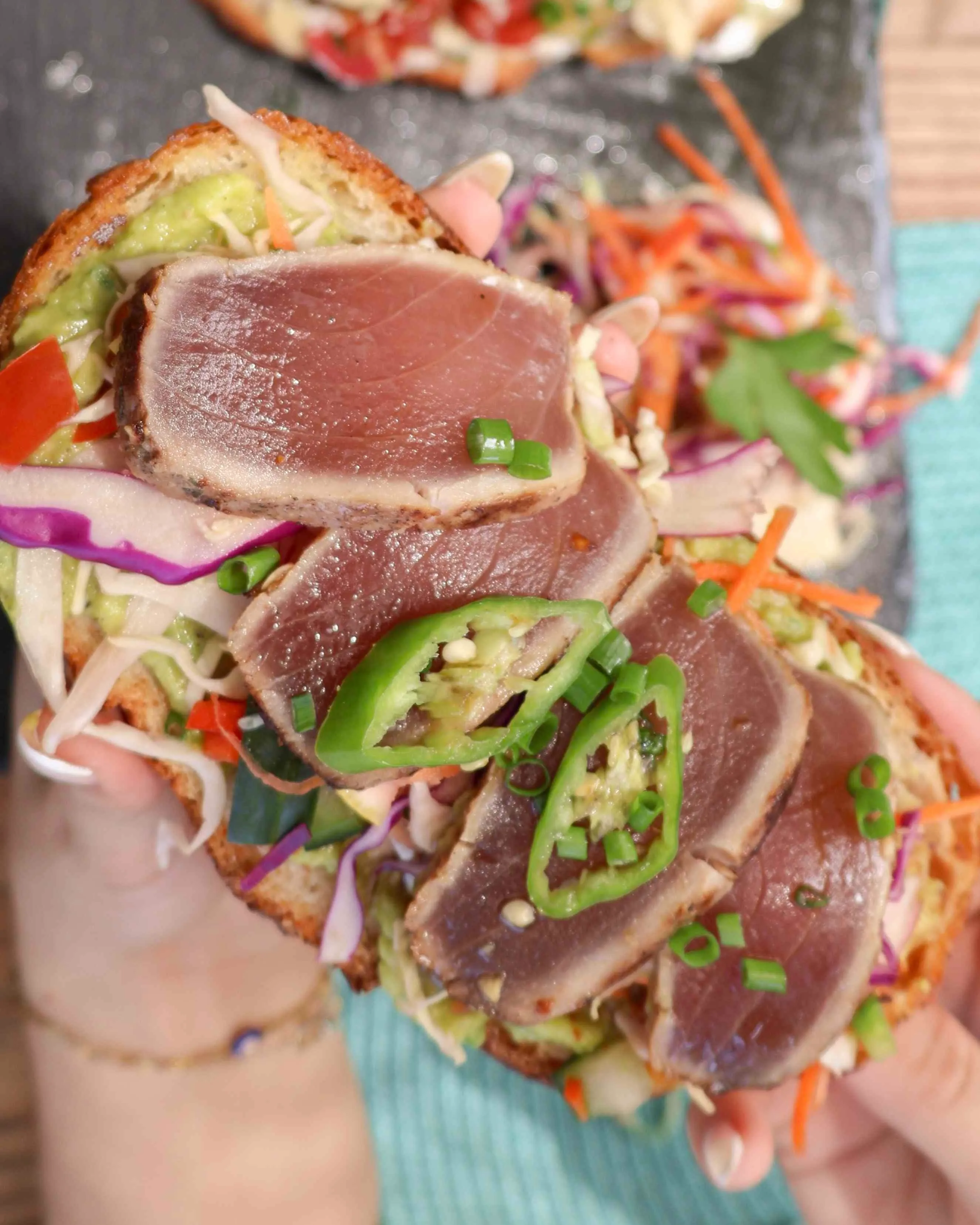 BRUSCHETTA TATAKI / GUACAMOLE