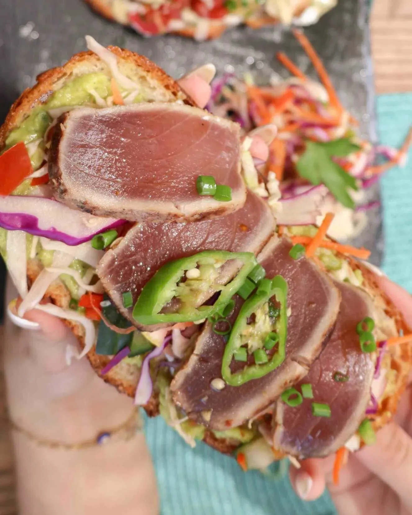  BRUSCHETTA : TATAKI DE THON