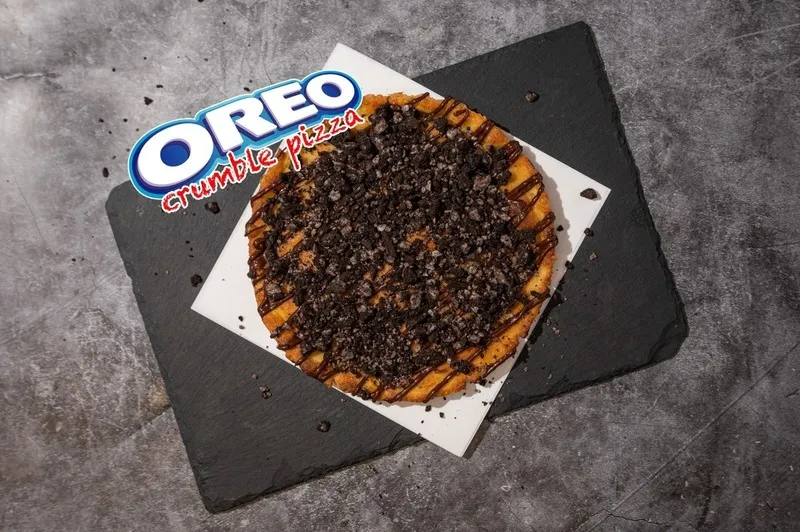 Oreo Crumble Pizza