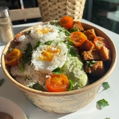 NEW YORK Avocado Caesar 