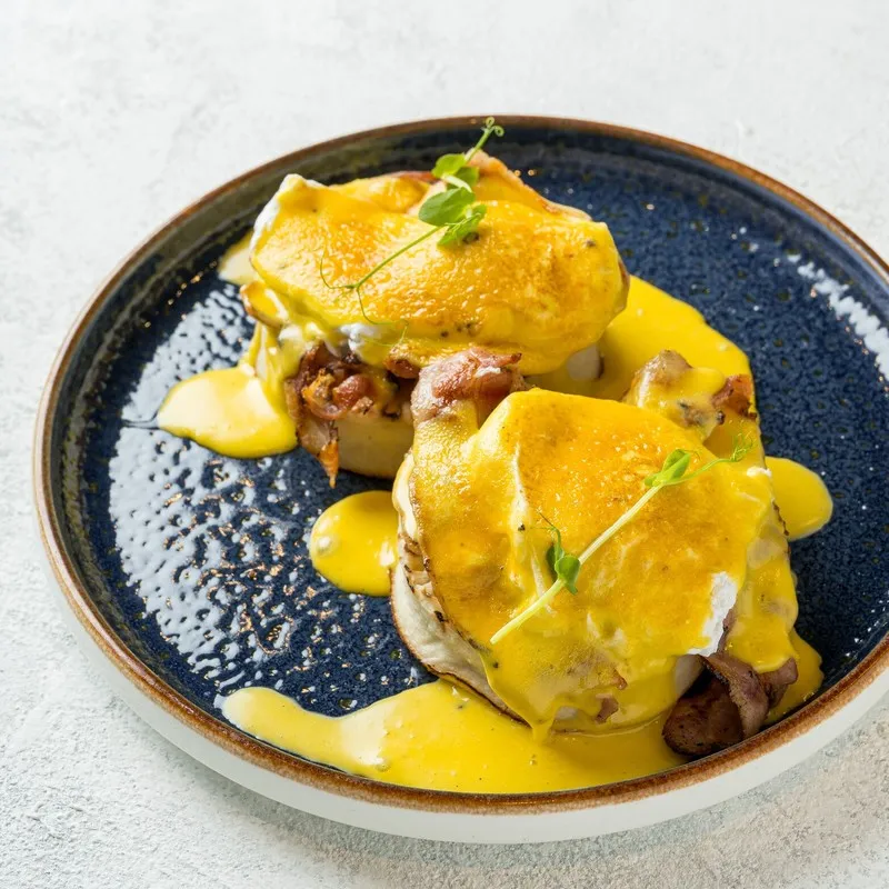 Breakfast-Eggs Benedict
