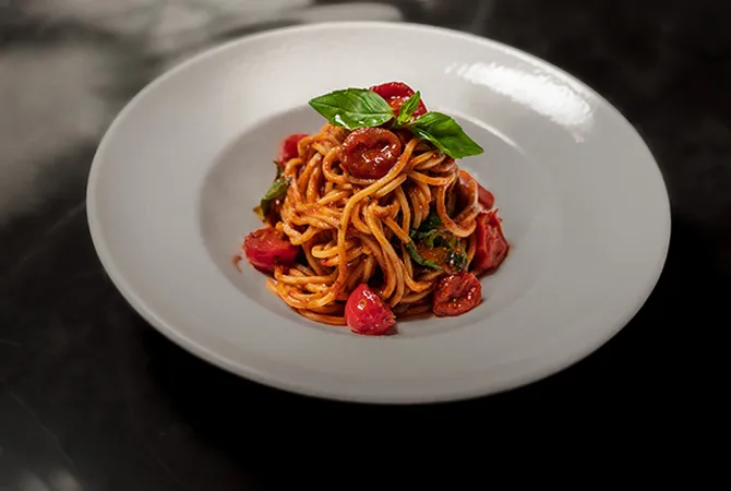 Pasta-Spaghetti Al Pomodoro e Pesto Di Basilico &#40;V&#41;