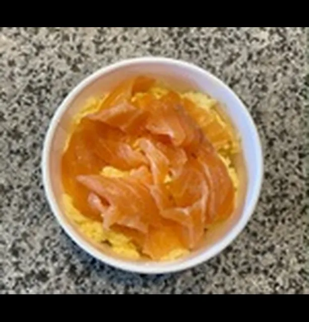 SCRAMBLED EGGS AND SMOKED SALMON POT