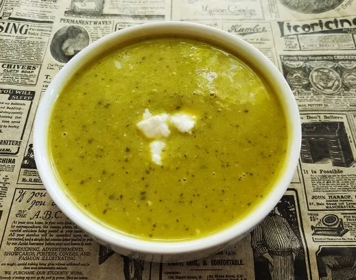 Soupe du jour : Poireaux, pomme de terre, épinards, Feta