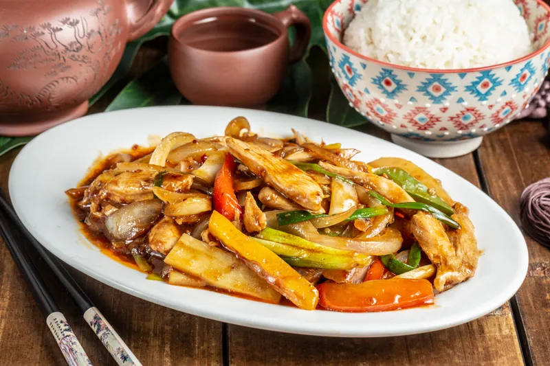 41.RIZ POULET A LA SAUCE SATAY