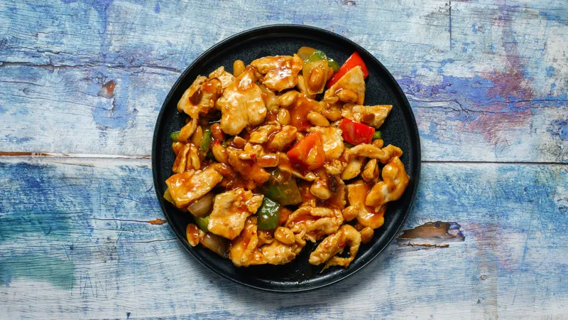C05 KUNG PAO CHICKEN
