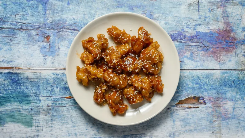 C11 SESAME CHICKEN