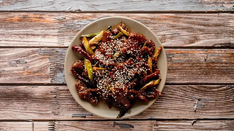 B02 MONGOLIAN BEEF