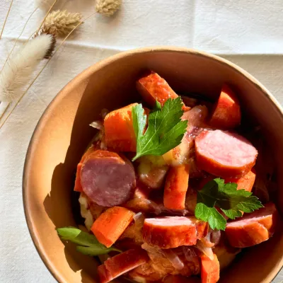 SAUCISSE FUMÉE & PURÉE MAISON