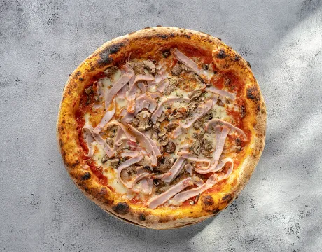 Pizza-Prosciutto Funghi