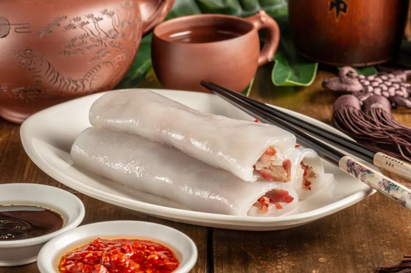 815.ROULEAUX A LA PÂTE DE RIZ AU RÔTI DE PORC 'CHASIU'