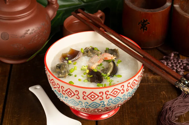 974.BOUILLI DE RIZ A LA VIANDE ET AUX OEUFS CENTENAIRES