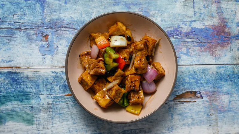 V06 TOFU IN BLACK BEAN SAUCE