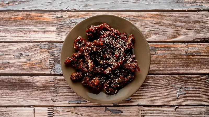 B01 STICKY CRISPY BEEF