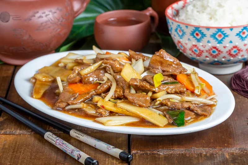 63.RIZ PORC CHOP-SUEY