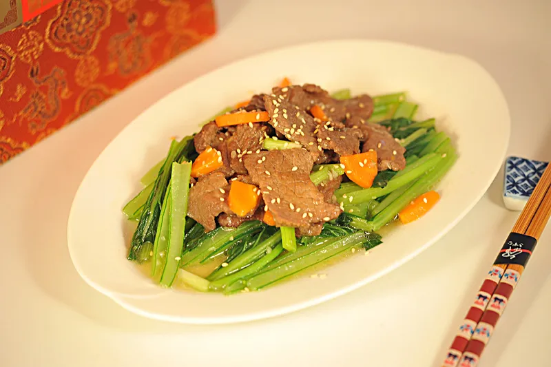 938.BOEUF AUX LEGUMES "KAI LAN"