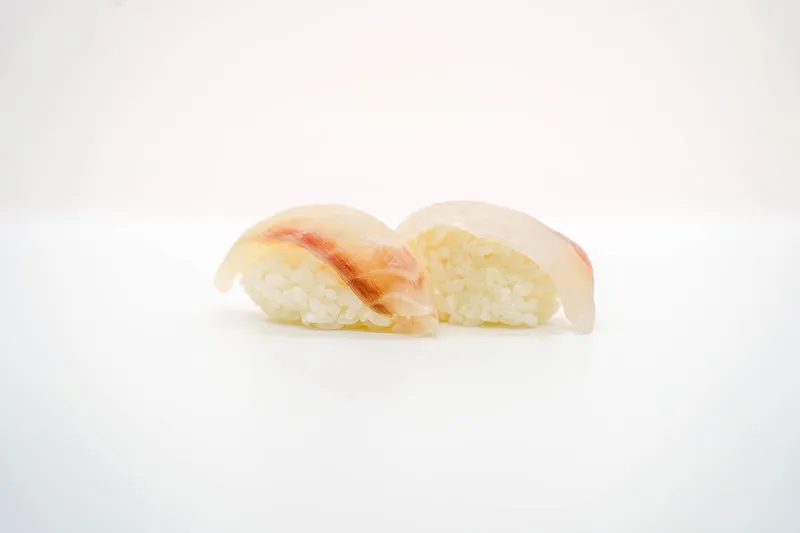 SUSHI DAURADE ROYALE 2p