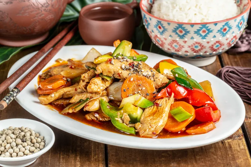 43.RIZ POULET AUX POIVRES