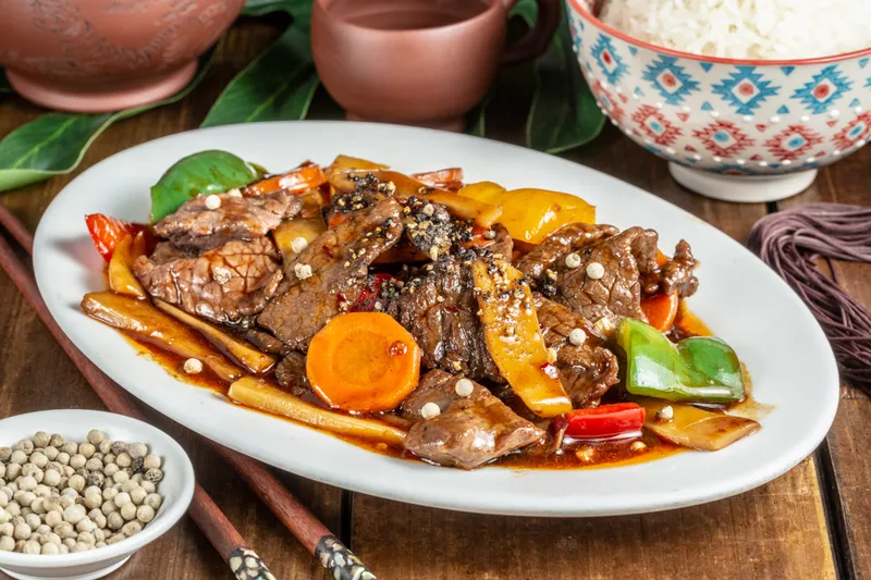 73.RIZ BOEUF AUX POIVRES