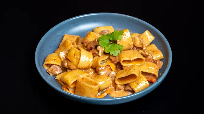 Pasta-Mezzo Paccheri Pollo e Chorizo-