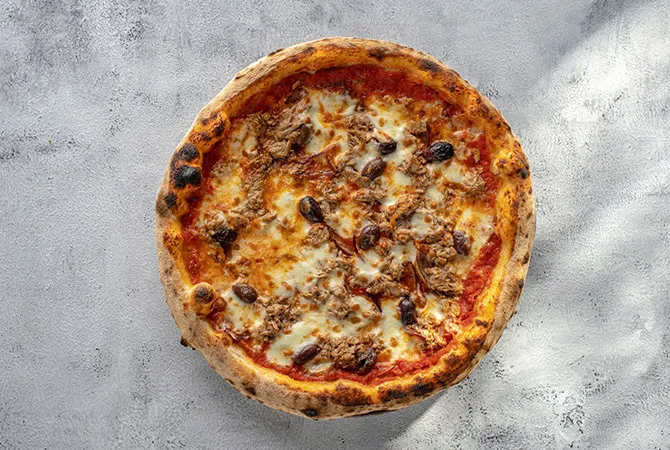 Pizza-Family AI Tonno-