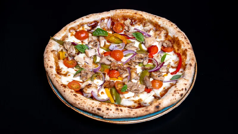 Pizza-Family Smoked Streaky BBQ Chicken-