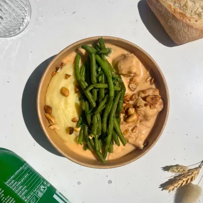 POULET CACAHUÈTE & PURÉE MAISON 