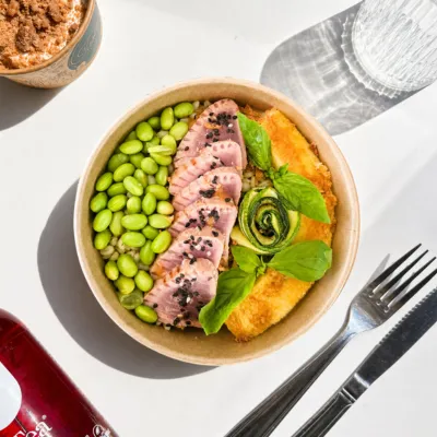TUNA BOWL - TATAKI DE THON & BLÉ FUMÉ- OMELETTE TOMAGO