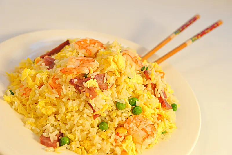 973.RIZ SAUTE A LA MODE "YANGZHOU" CREVETTE ET PORC CHASIU