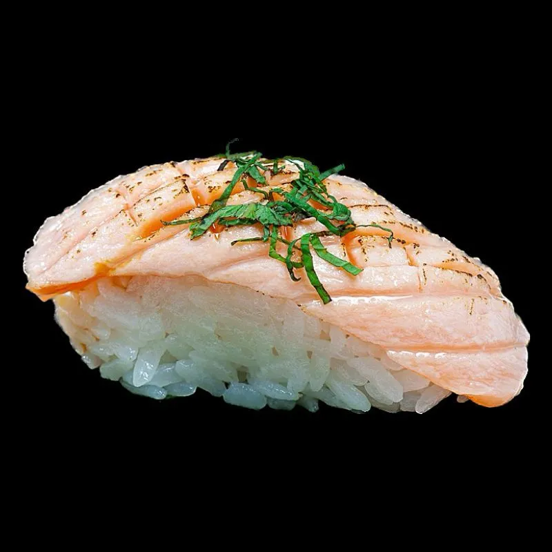Nigiri salmon tataki (2 pieces)