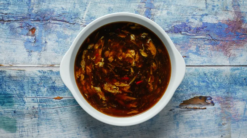 S03 HOT & SOUR SOUP