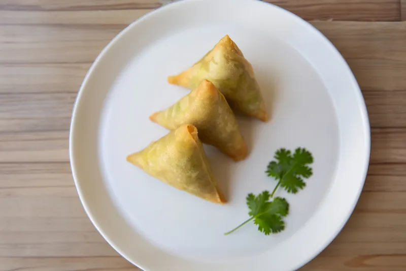 1d. Vegetable samosas
