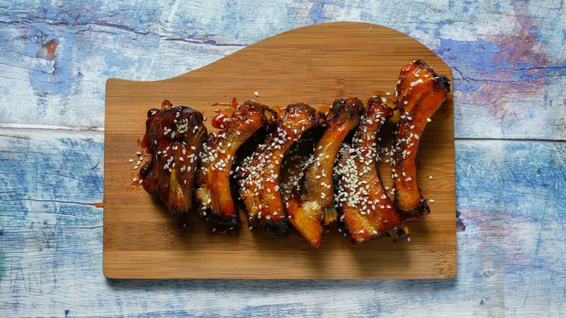 P06 CHINESE STICKY HONEY RIBS