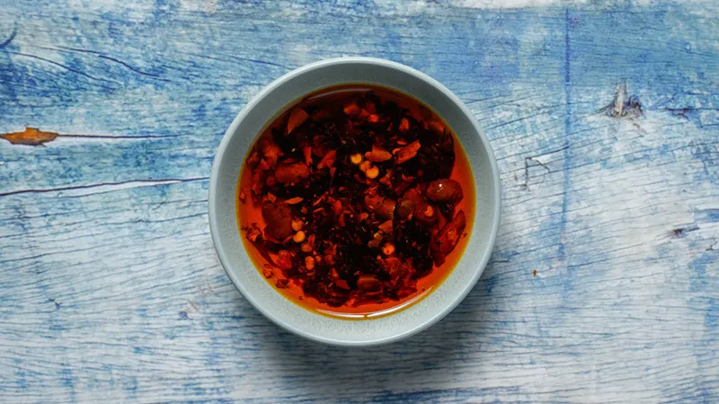 Y07 CHILLI OIL