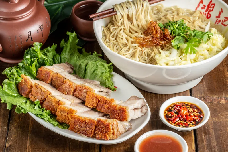 9113. SOUPE DE NOUILLES AU PORC GRILLE