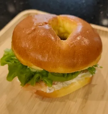 Bagel saumon fumé, avocat 